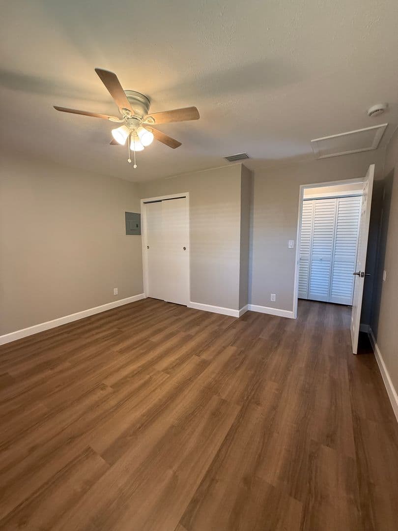 Port Orange Apartment: 917 Orange Avenue