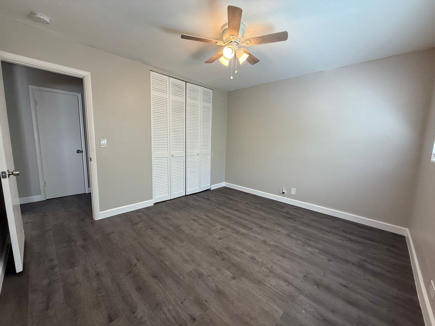 Riviera Beach Apartment: 431 W Blue Heron Blvd