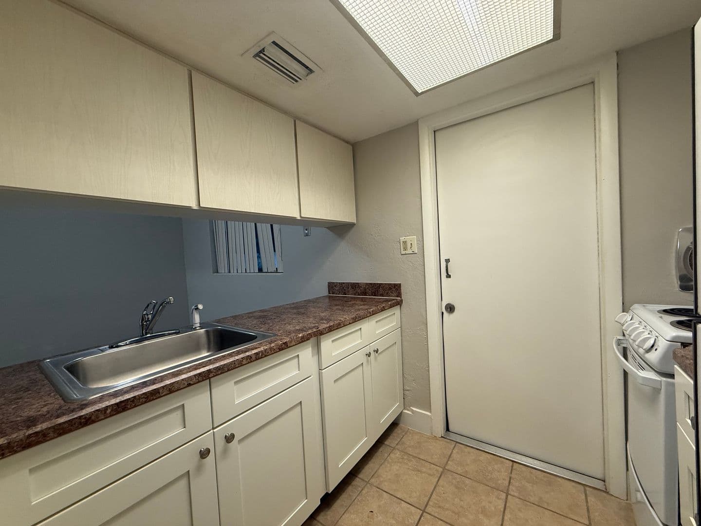 Port Orange Apartment: 305 Magnolia Street