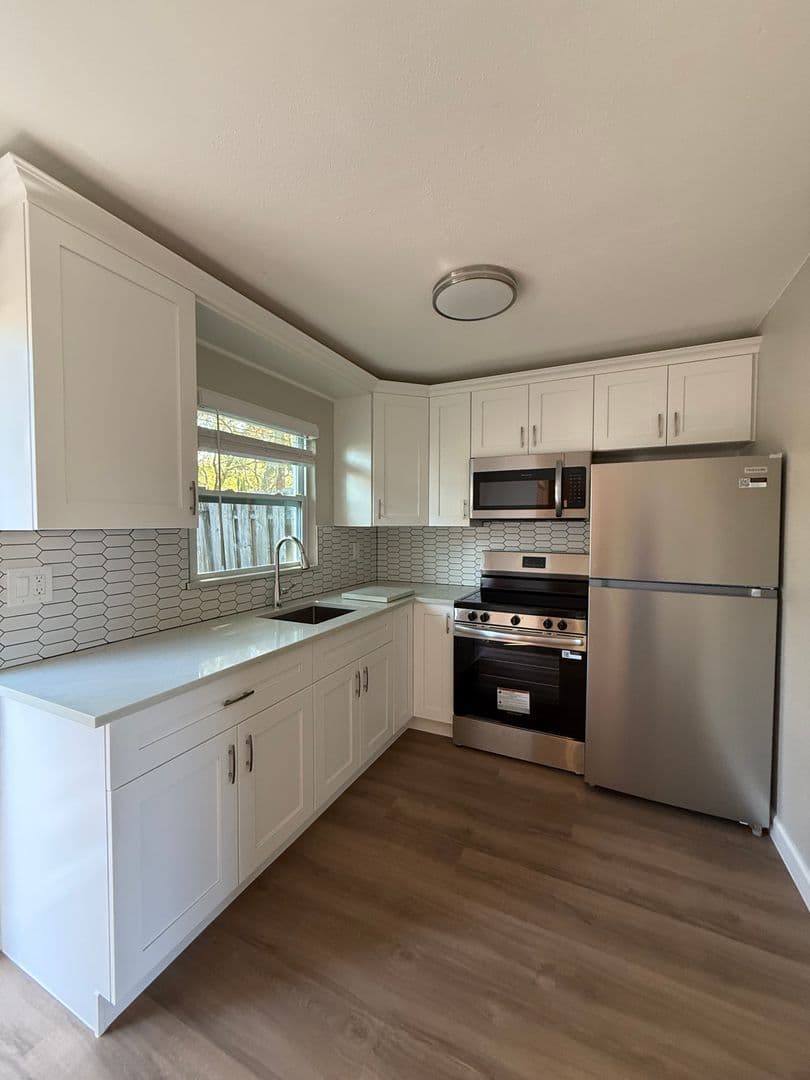 Port Orange Apartment: 917 Orange Avenue