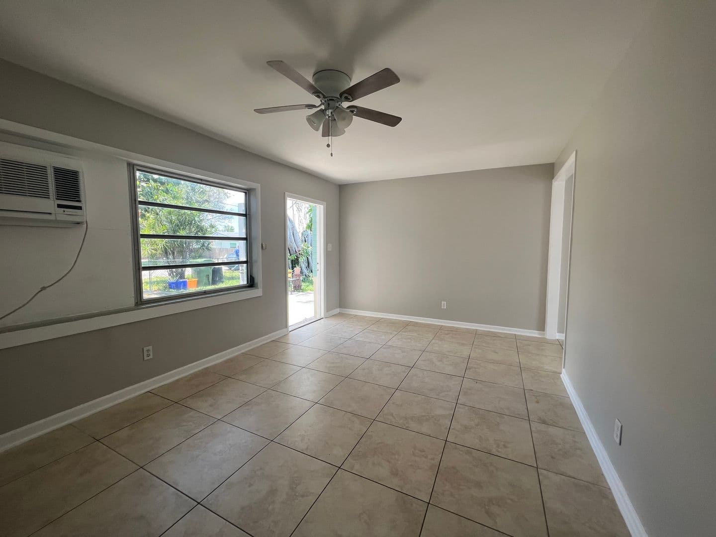 Palm Springs Apartment: 2679 Nelson Drive