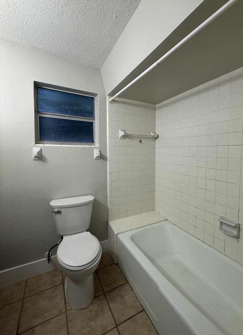 Port Orange Apartment: 305 Magnolia Street