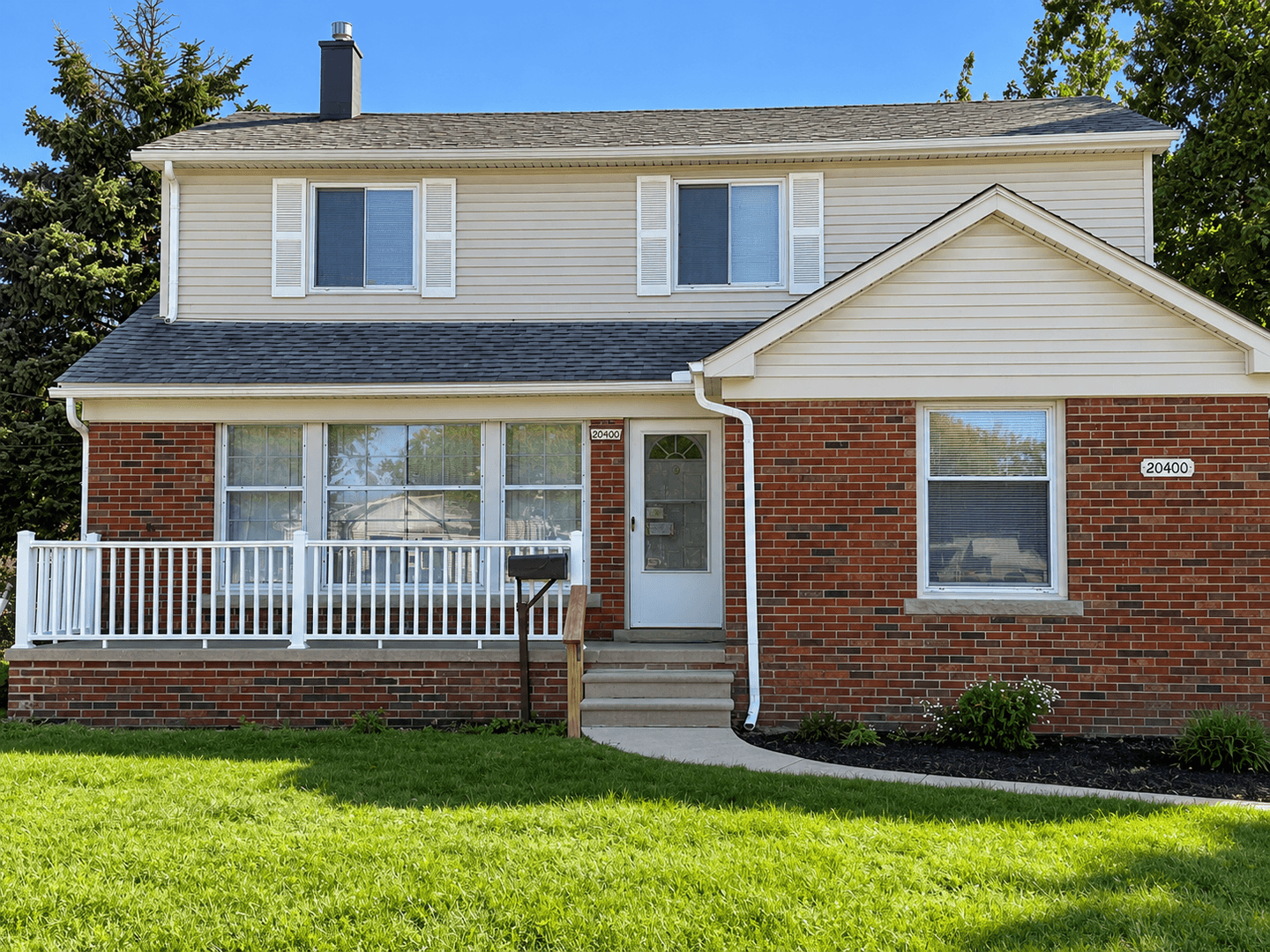 St Clair Shores House: 20400 E Twelve Mile