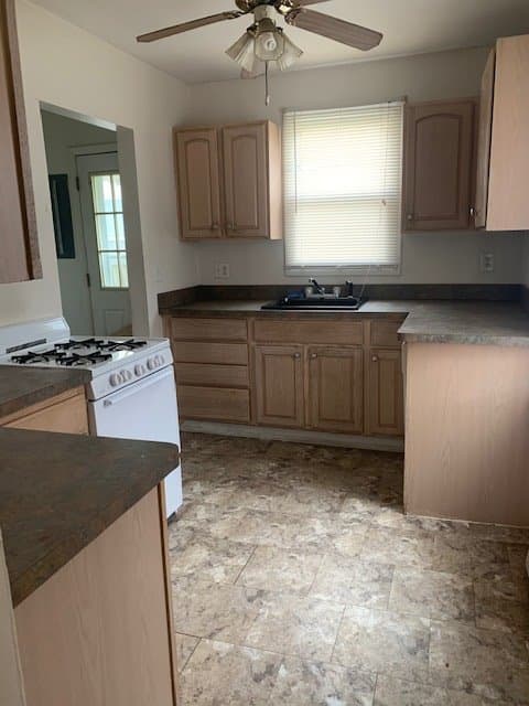 Harper Woods House: 18557 Kenosha