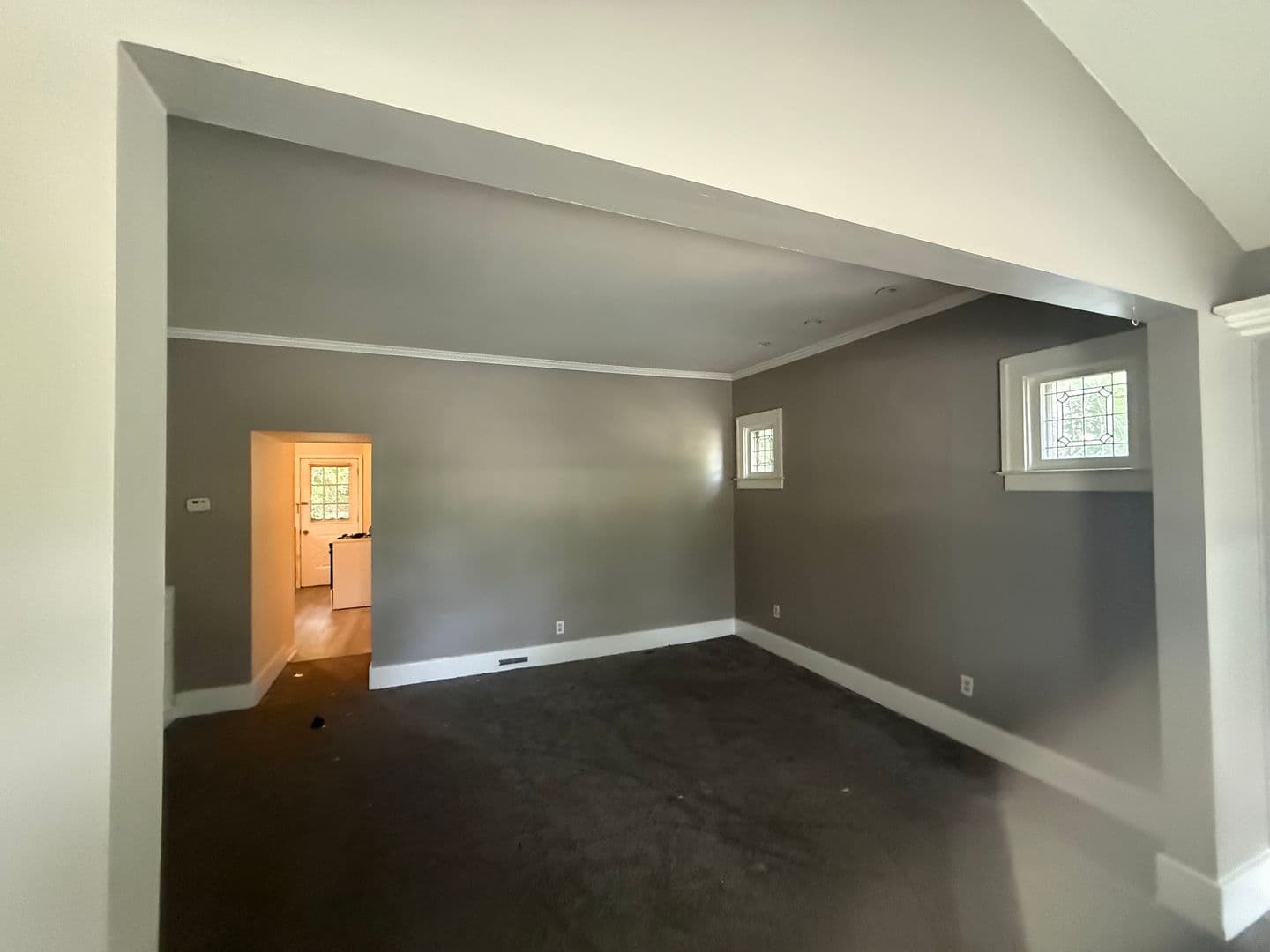 Ferndale Apartment: 145 E Bennett