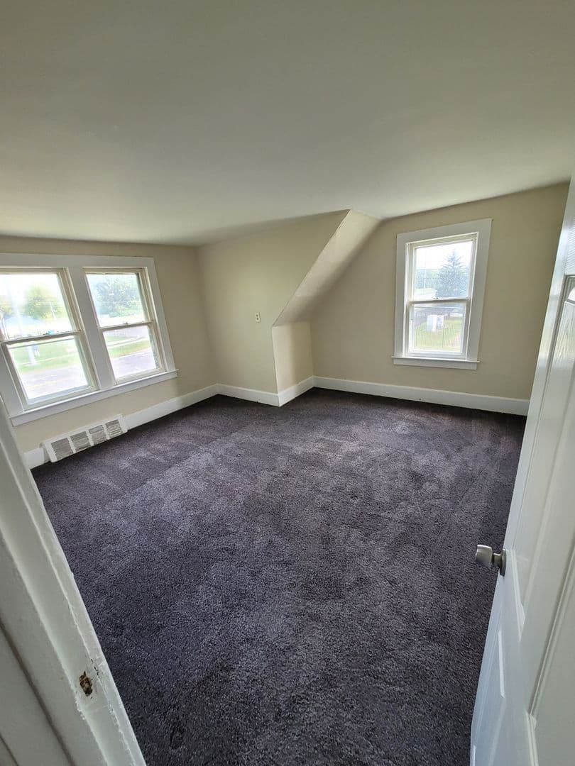 Clinton Twp Apartment: 23888 Henry B Joy