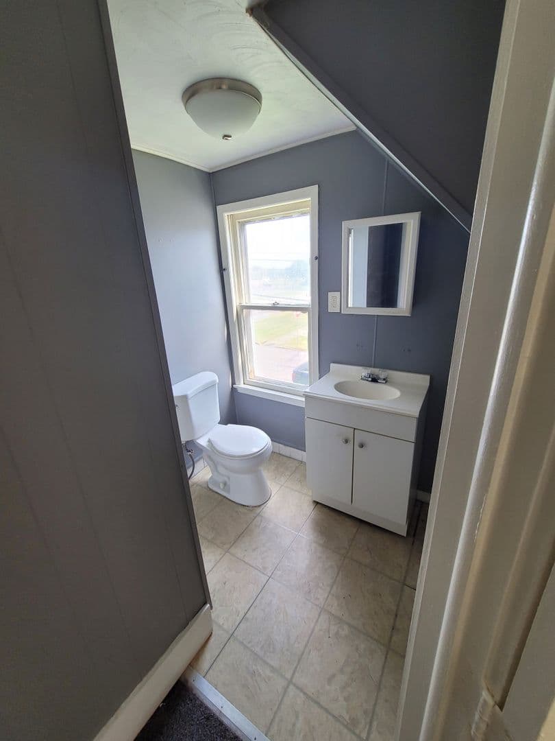 Clinton Twp Apartment: 23888 Henry B Joy