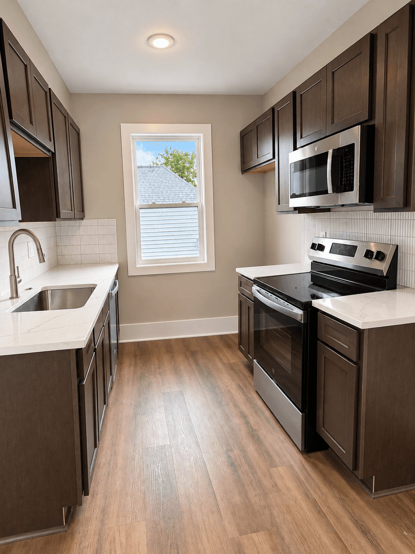 Detroit Apartment: 7438 Oakland St