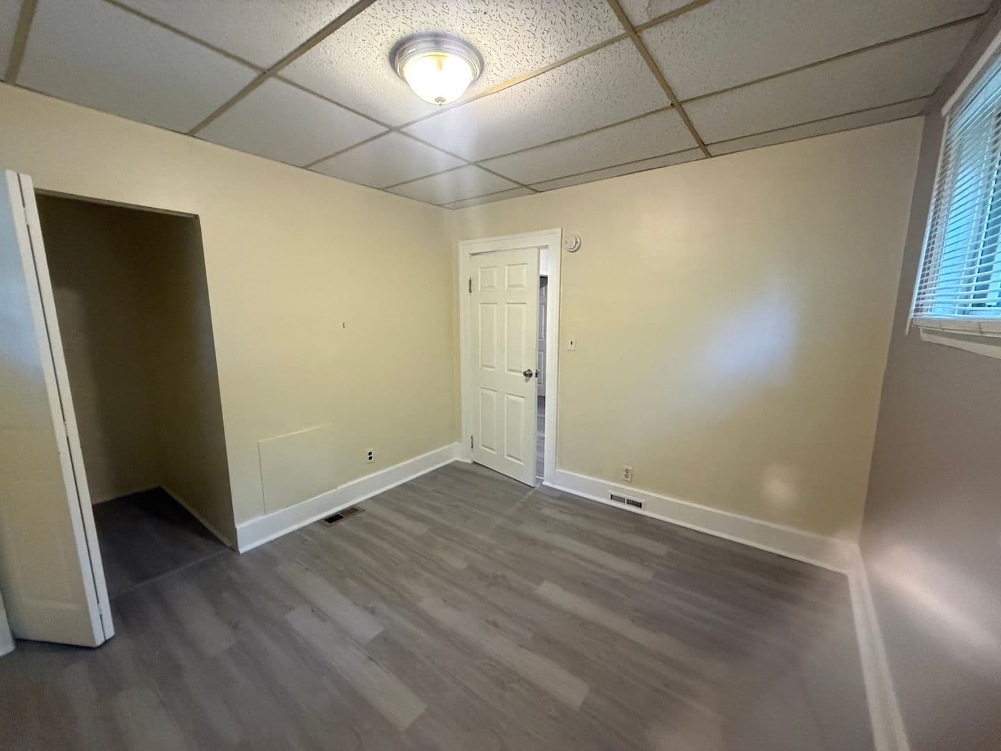 Ferndale Apartment: 145 E Bennett