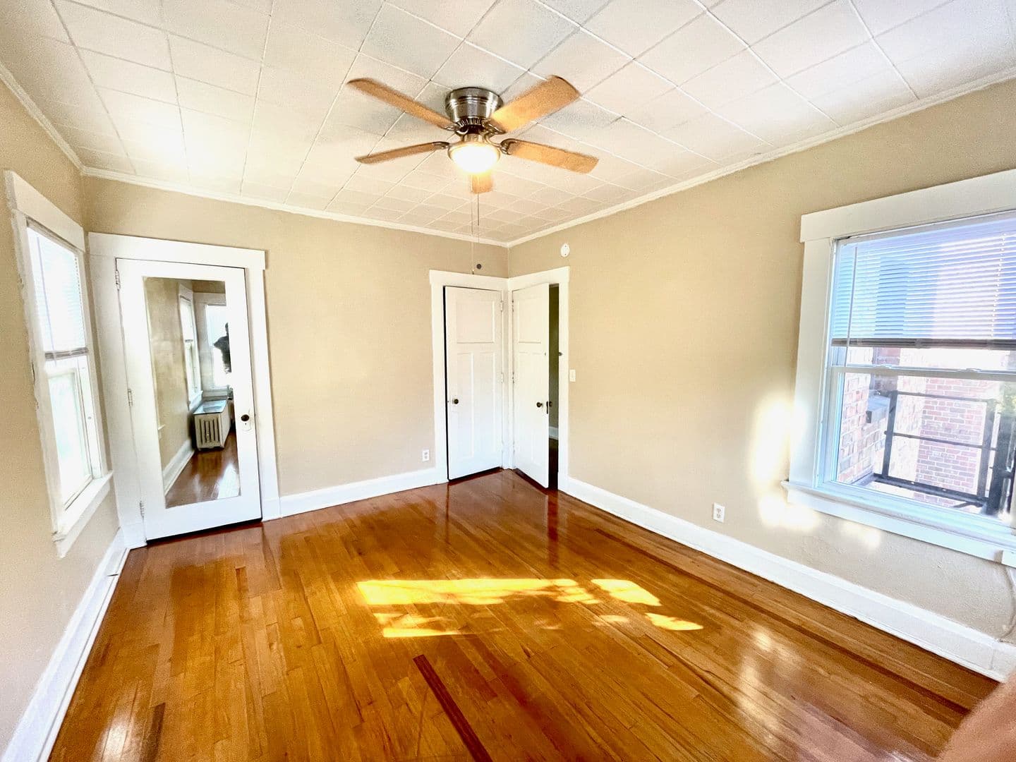 Des Moines Apartment: 4215 Grand Ave