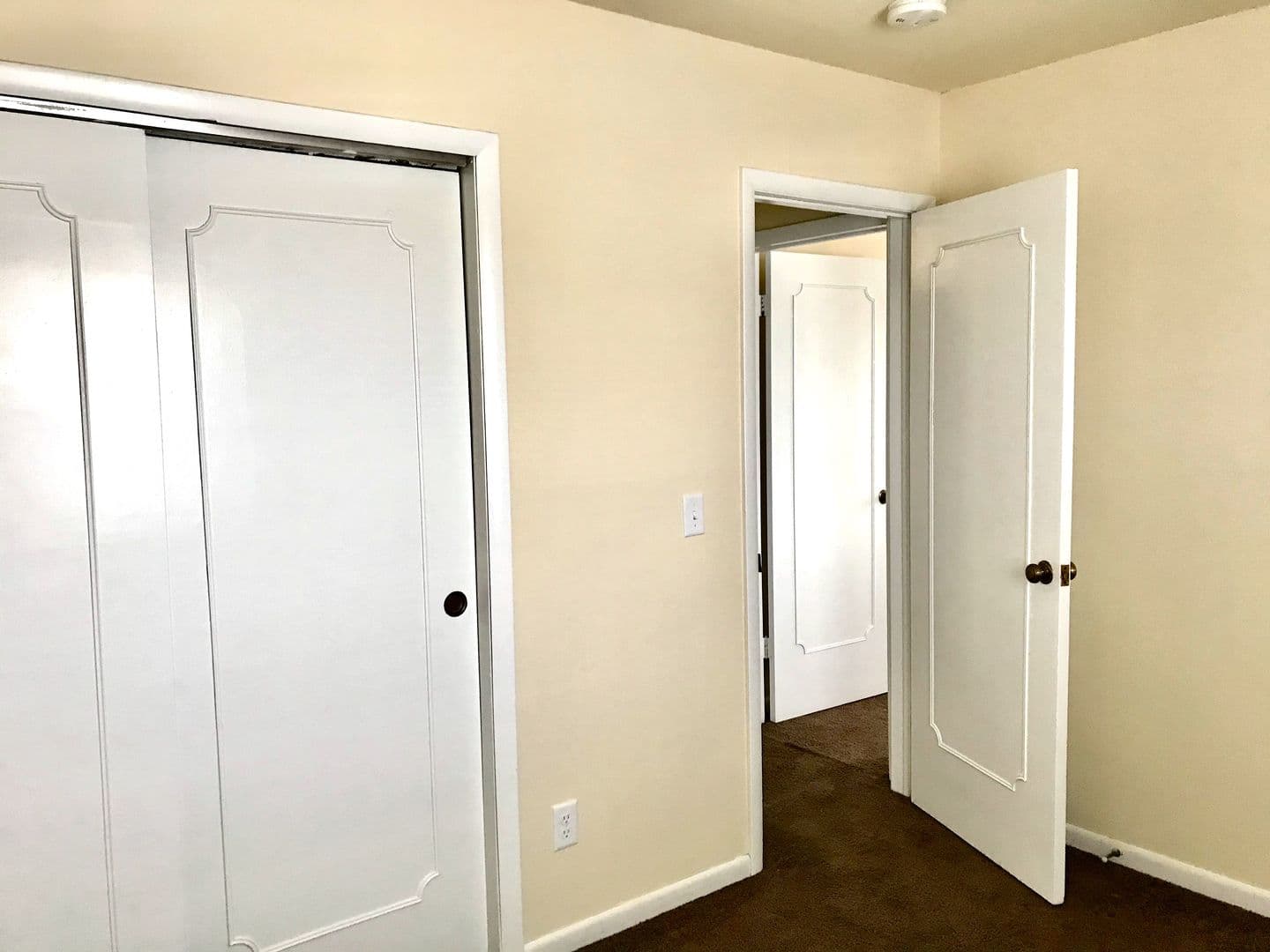 Des Moines Apartment: 4223 Chamberlain