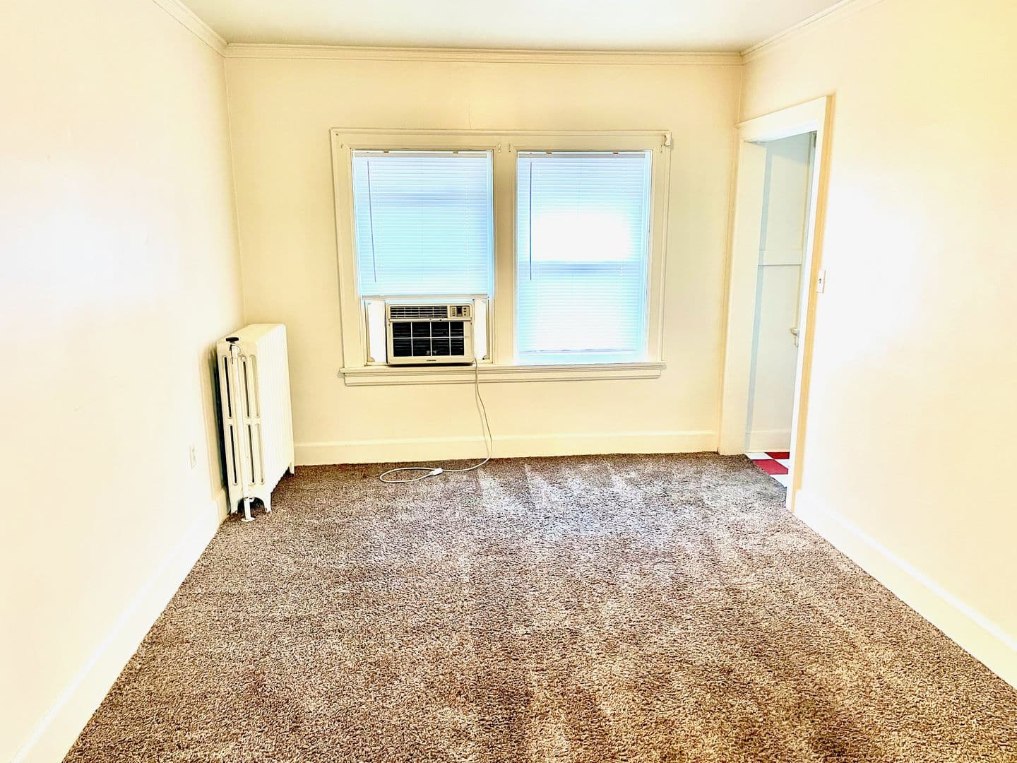 Des Moines Apartment: Kingman Garden