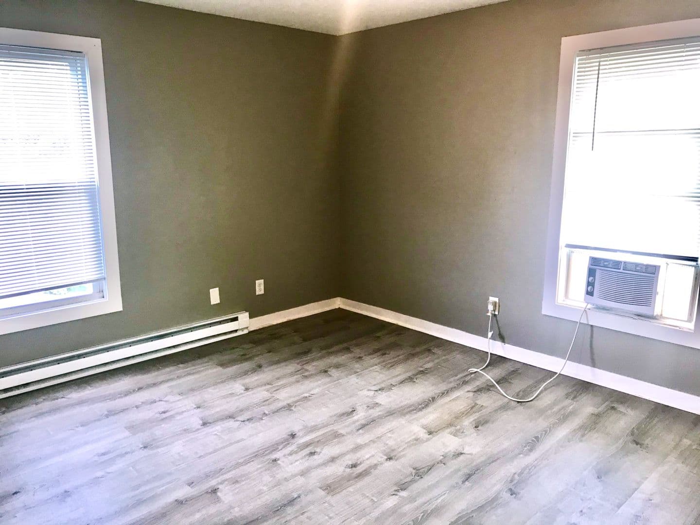 Des Moines Apartment: 1504-1506 28th St