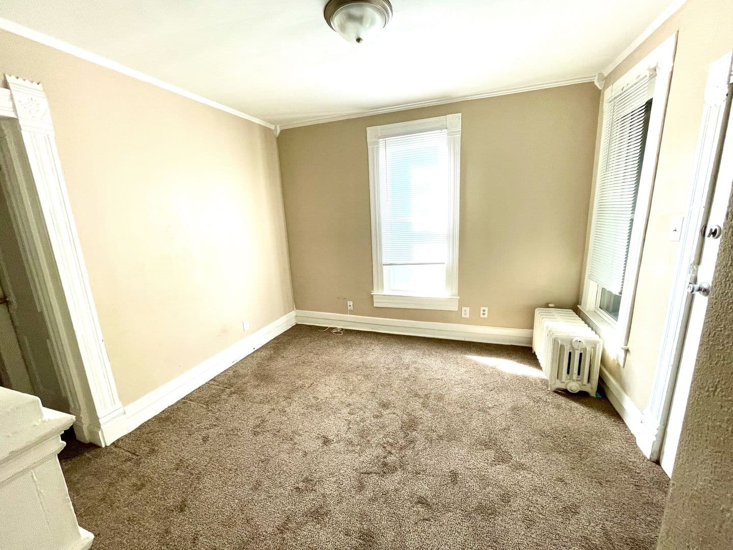 Des Moines Apartment: 2820 Cottage Grove