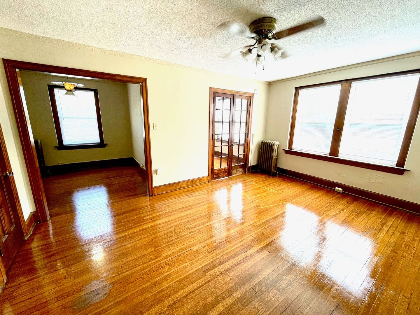 Des Moines Apartment: 527 40th St