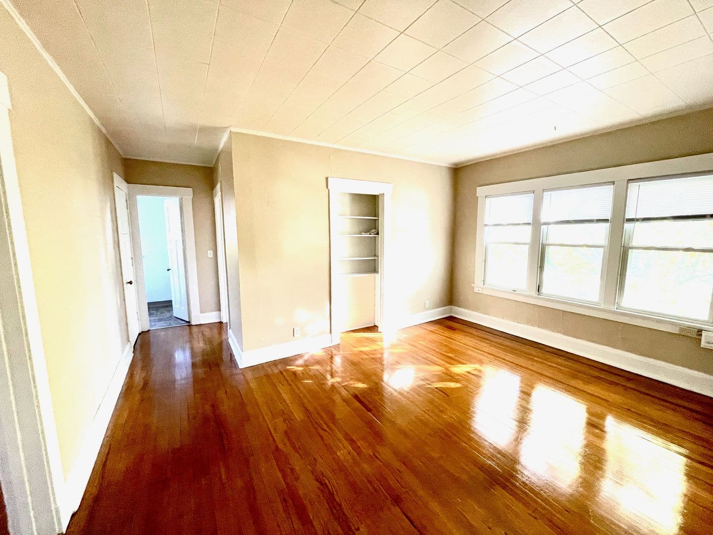 Des Moines Apartment: 4215 Grand Ave