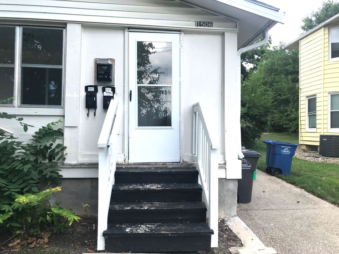 Des Moines Apartment: 1504-1506 28th St