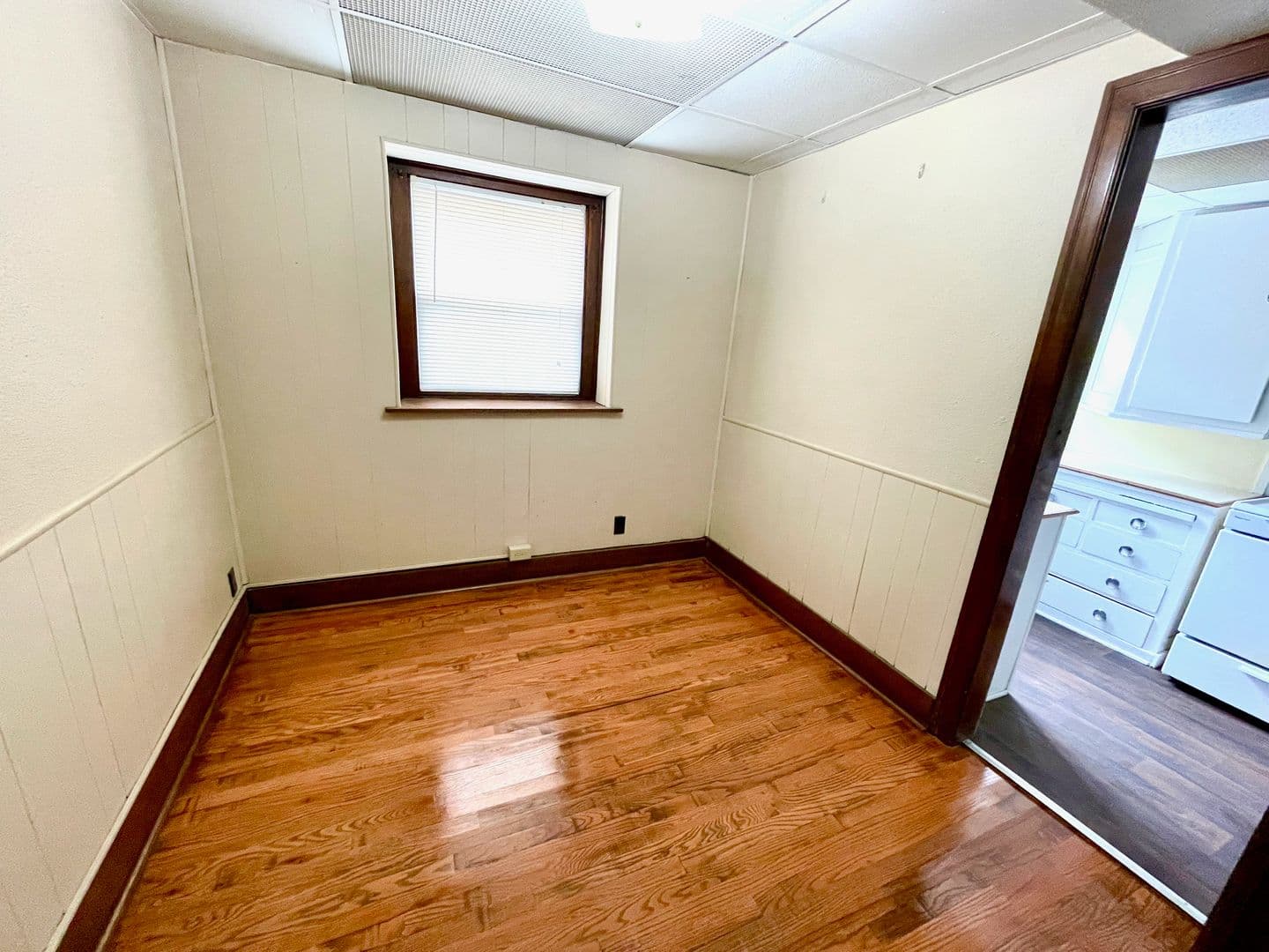 Des Moines Apartment: 527 40th St