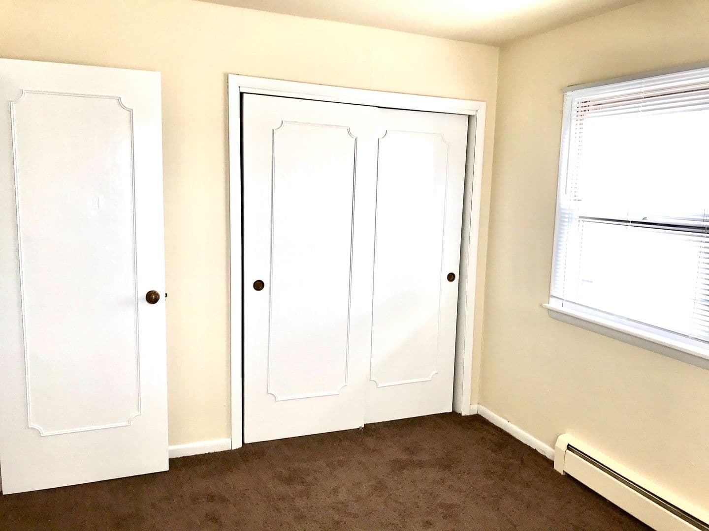 Des Moines Apartment: 4223 Chamberlain