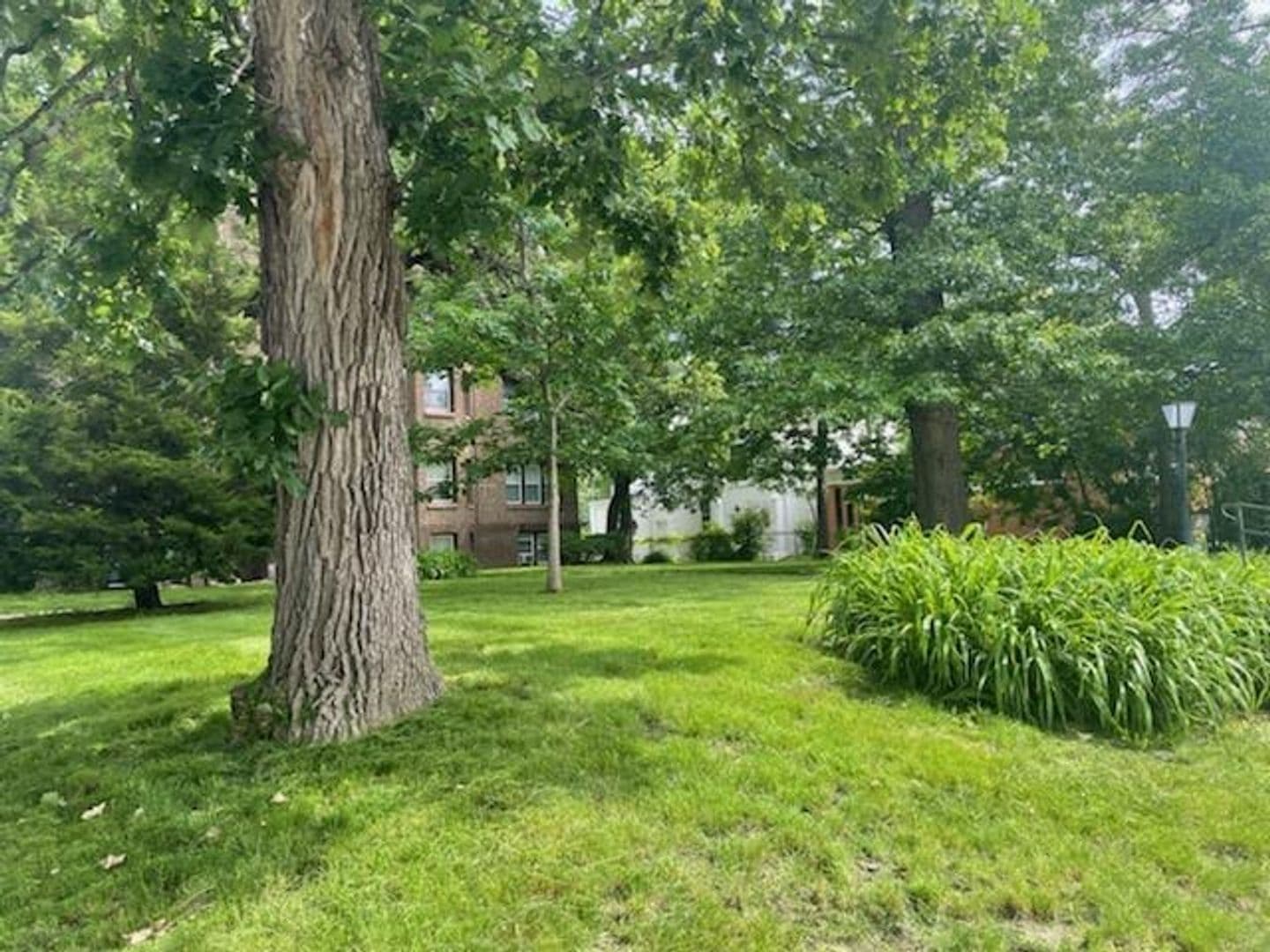Des Moines Apartment: 4215 Grand Ave
