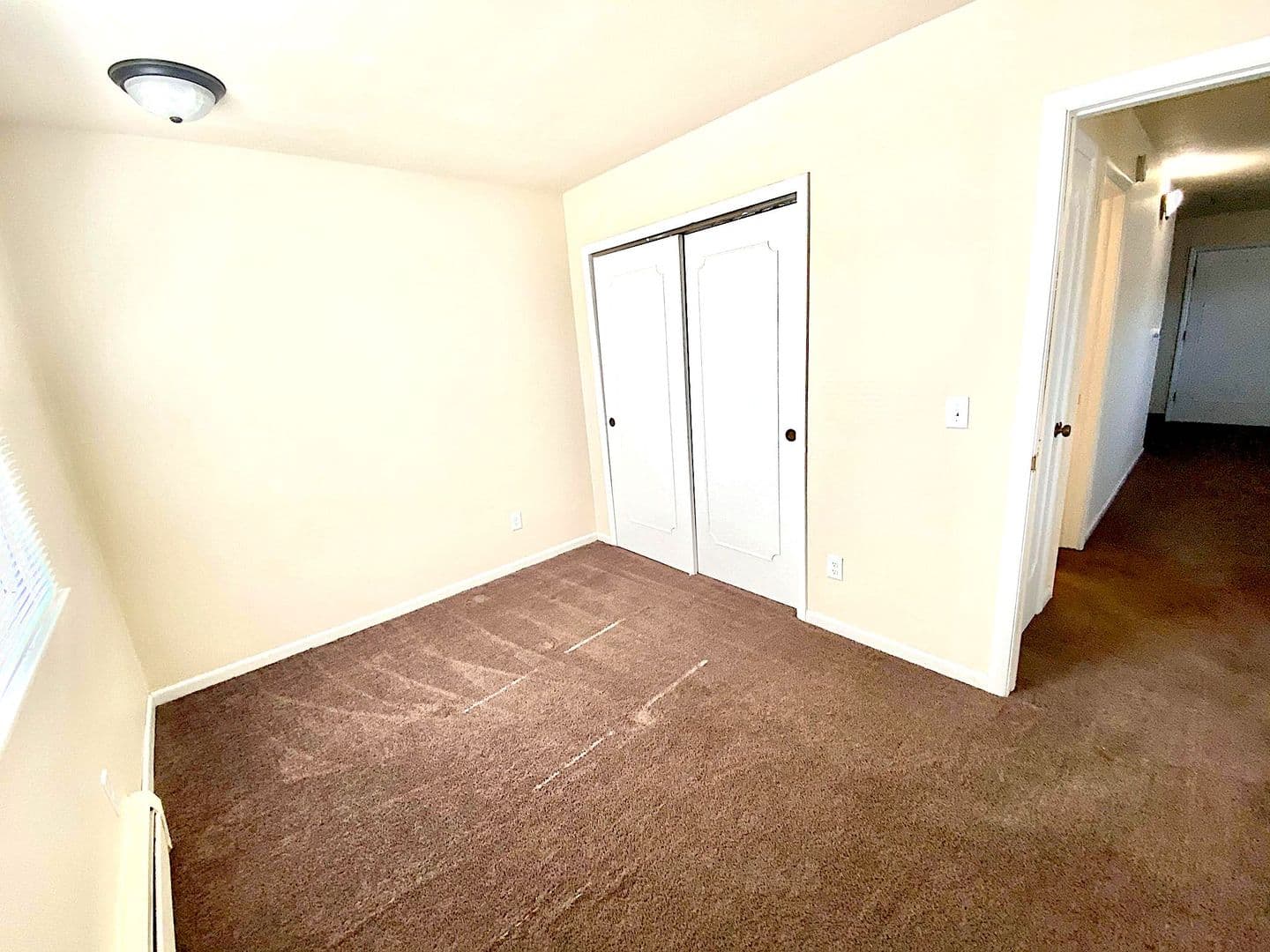 Des Moines Apartment: 4223 Chamberlain