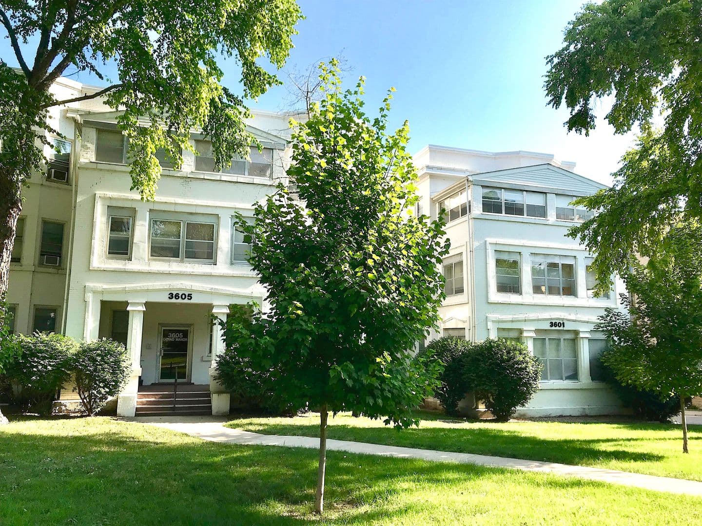 Des Moines Apartment: 3601 Grand Ave.