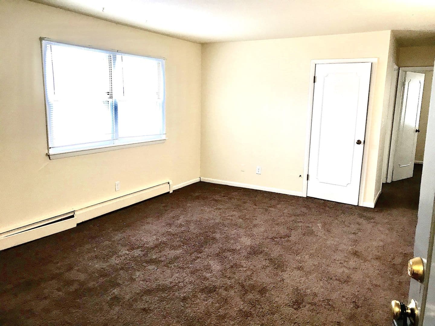 Des Moines Apartment: 4223 Chamberlain