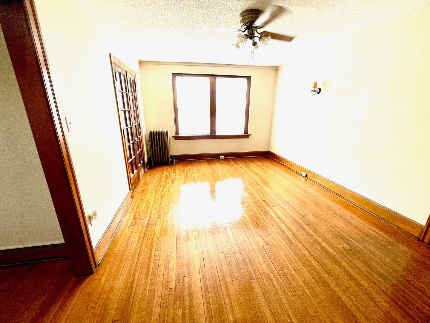 Des Moines Apartment: 527 40th St