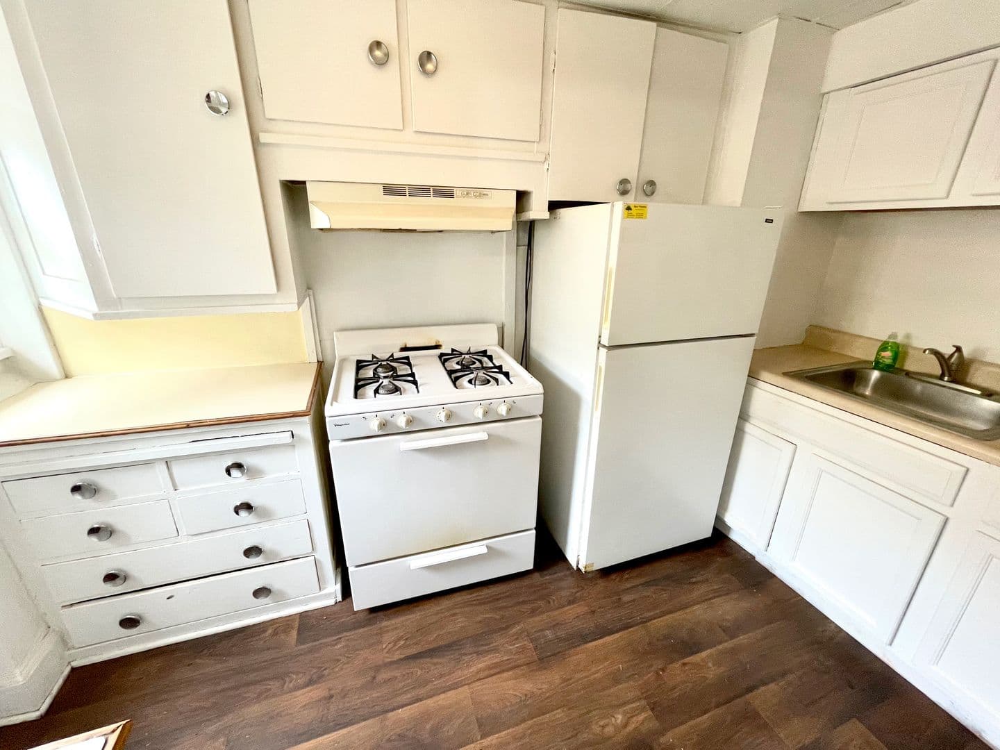 Des Moines Apartment: 527 40th St
