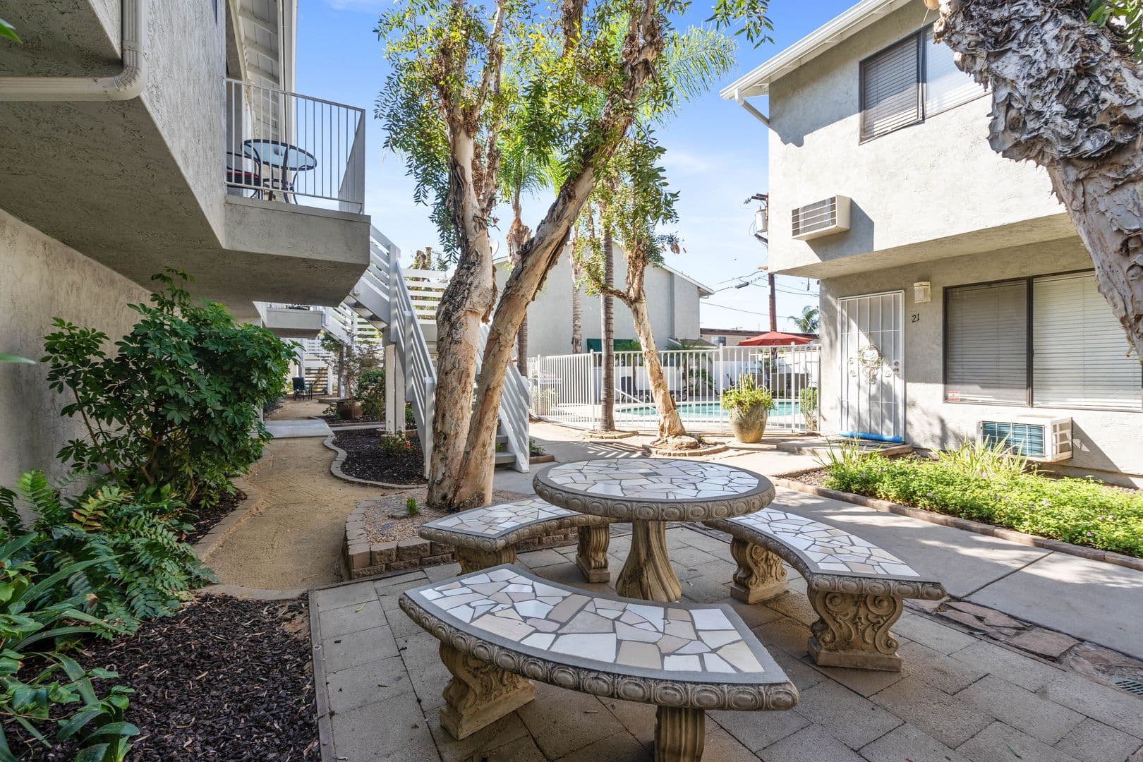 El Cajon Apartment: 215 S Lincoln Ave