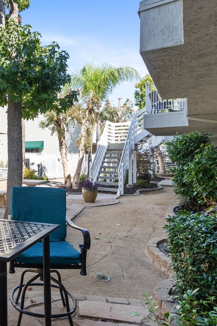 El Cajon Apartment: 215 S Lincoln Ave