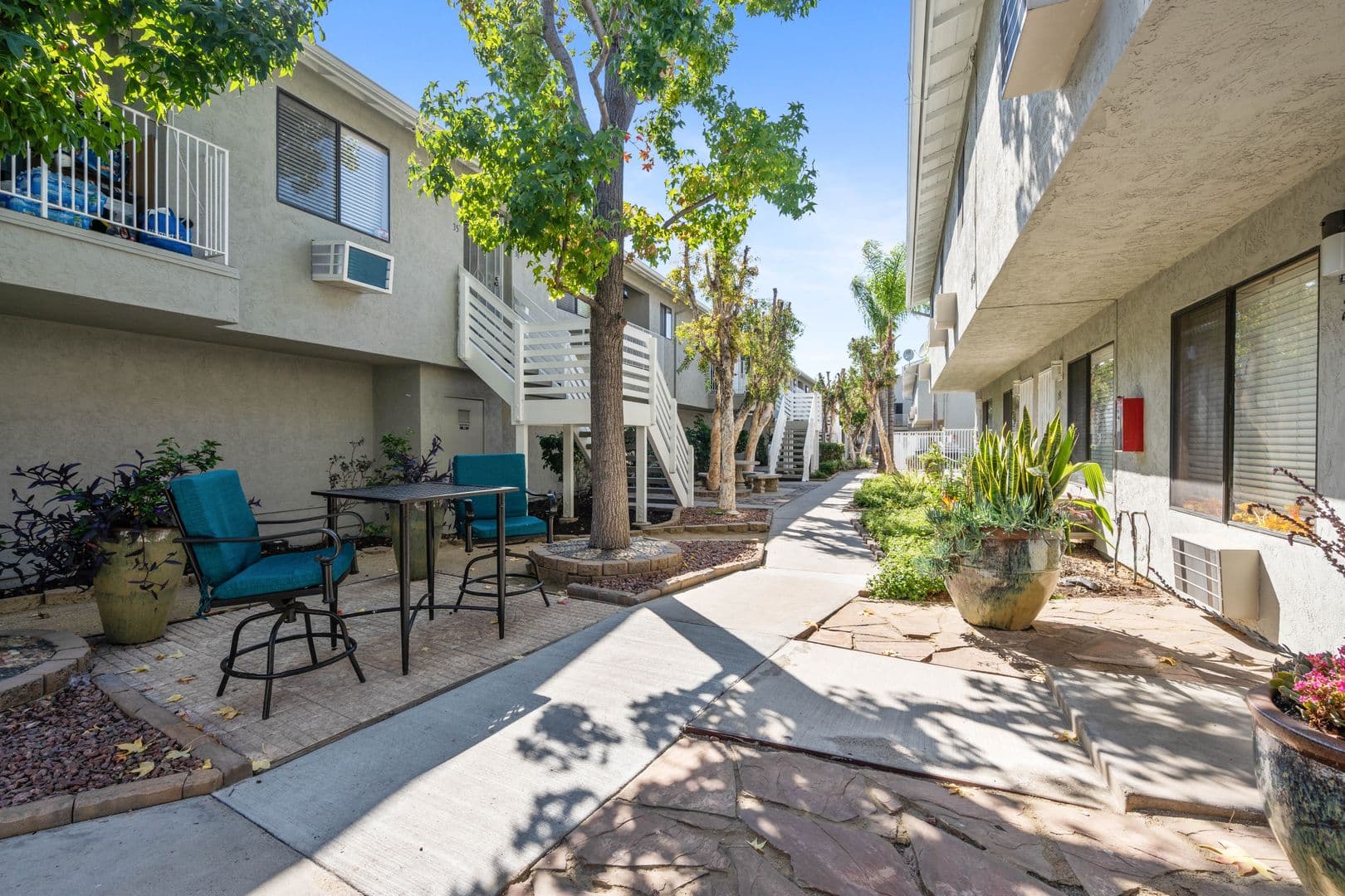 El Cajon Apartment: 215 S Lincoln Ave