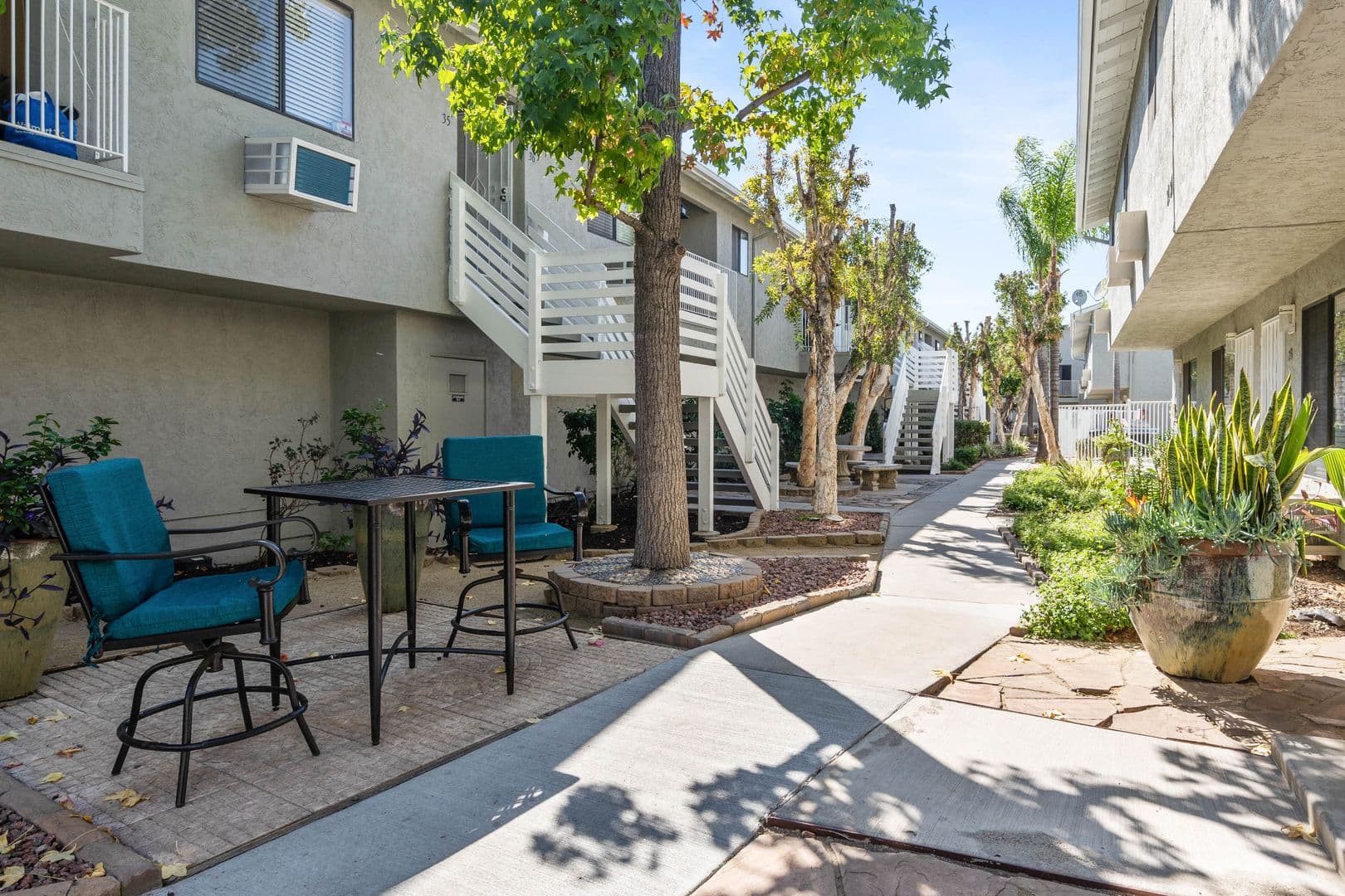 El Cajon Apartment: 215 S Lincoln Ave