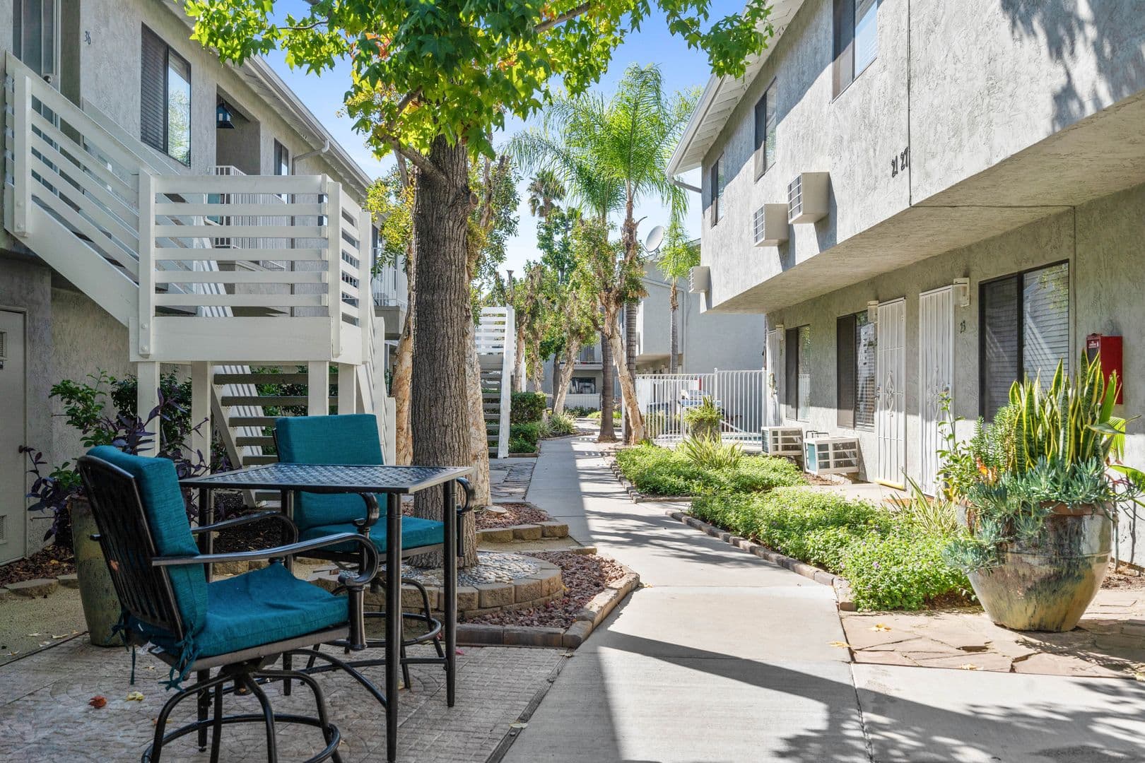 El Cajon Apartment: 215 S Lincoln Ave