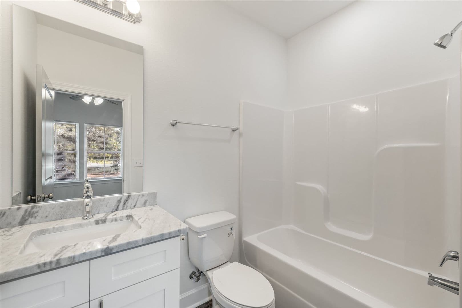TALLAHASSEE Apartment: 1720 Airport Drive