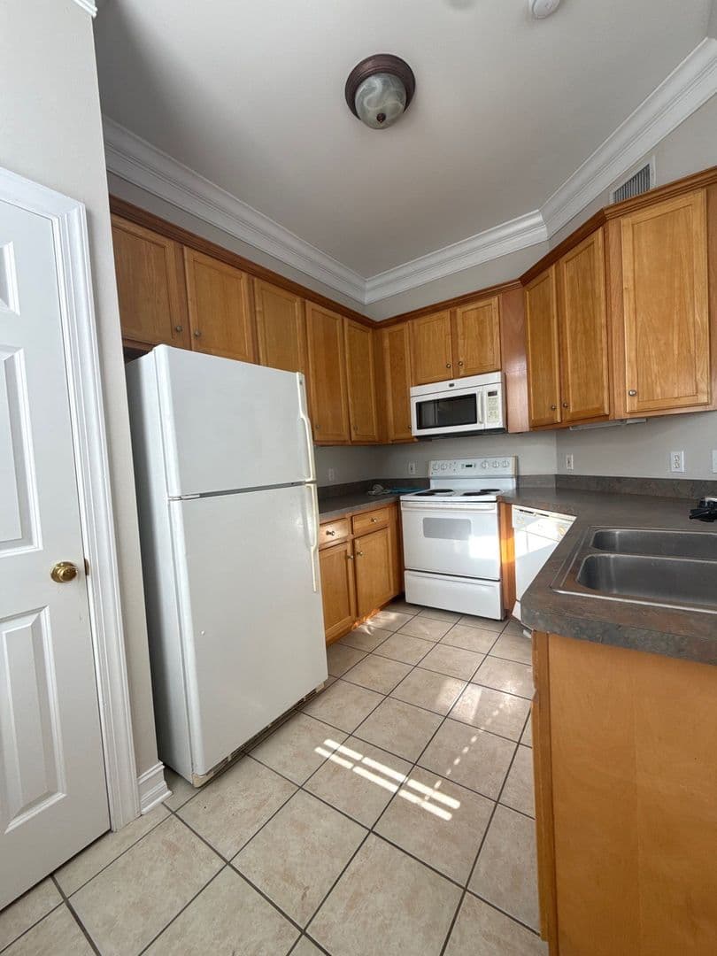 Tallahassee Apartment: 820 St. Michael street