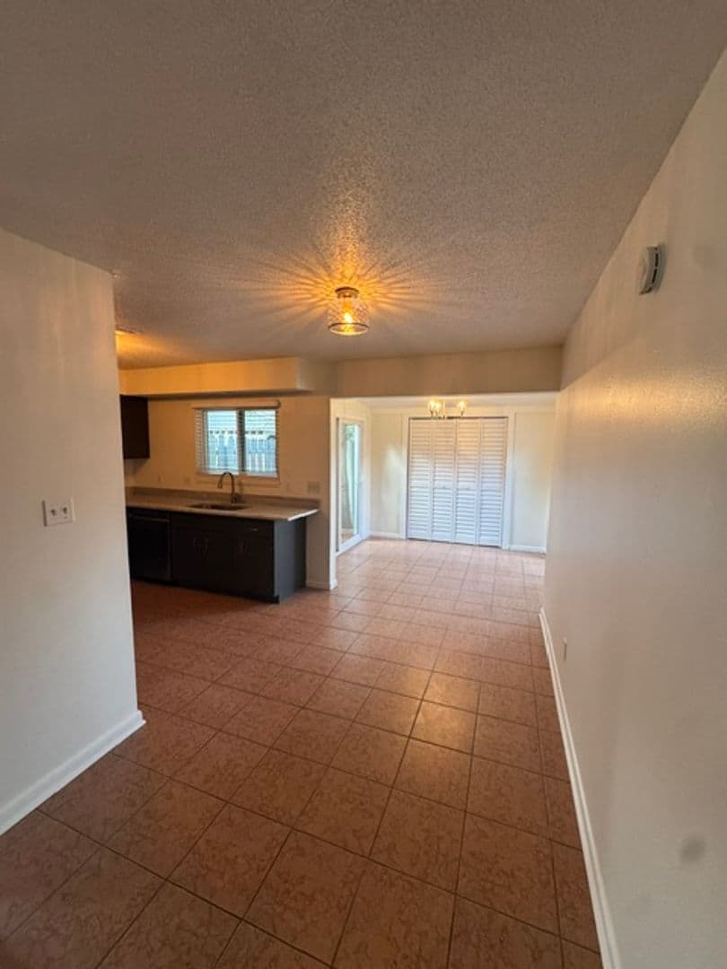 Tallahassee House: 180 SE Villas Ct C