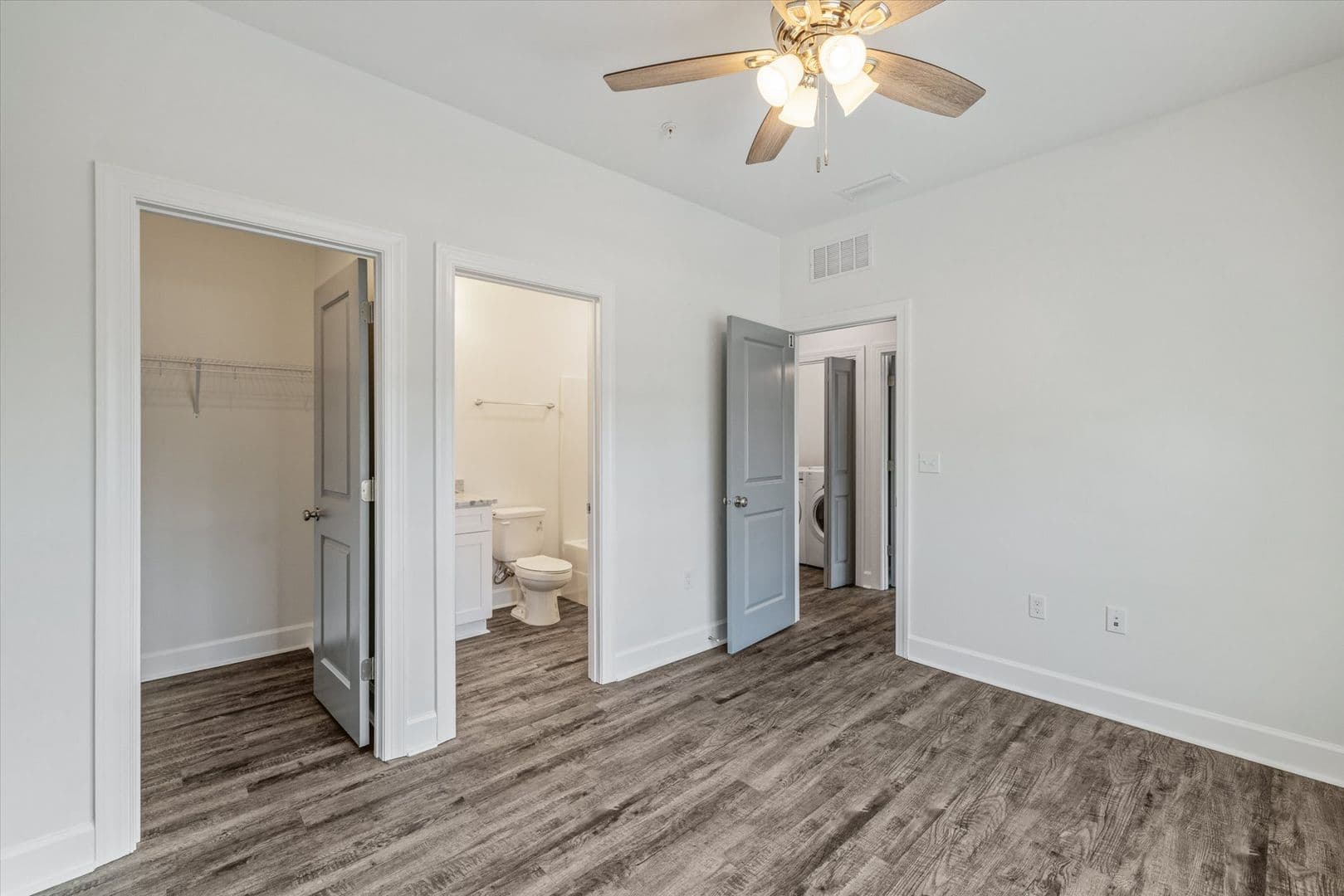 TALLAHASSEE Apartment: 1720 Airport Drive