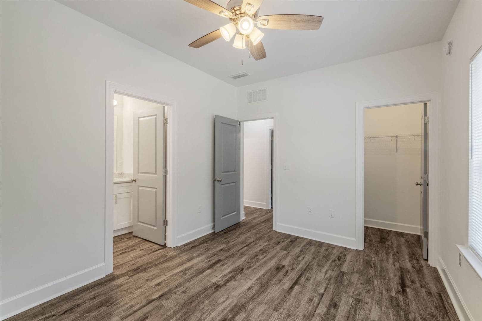 TALLAHASSEE Apartment: 1720 Airport Drive