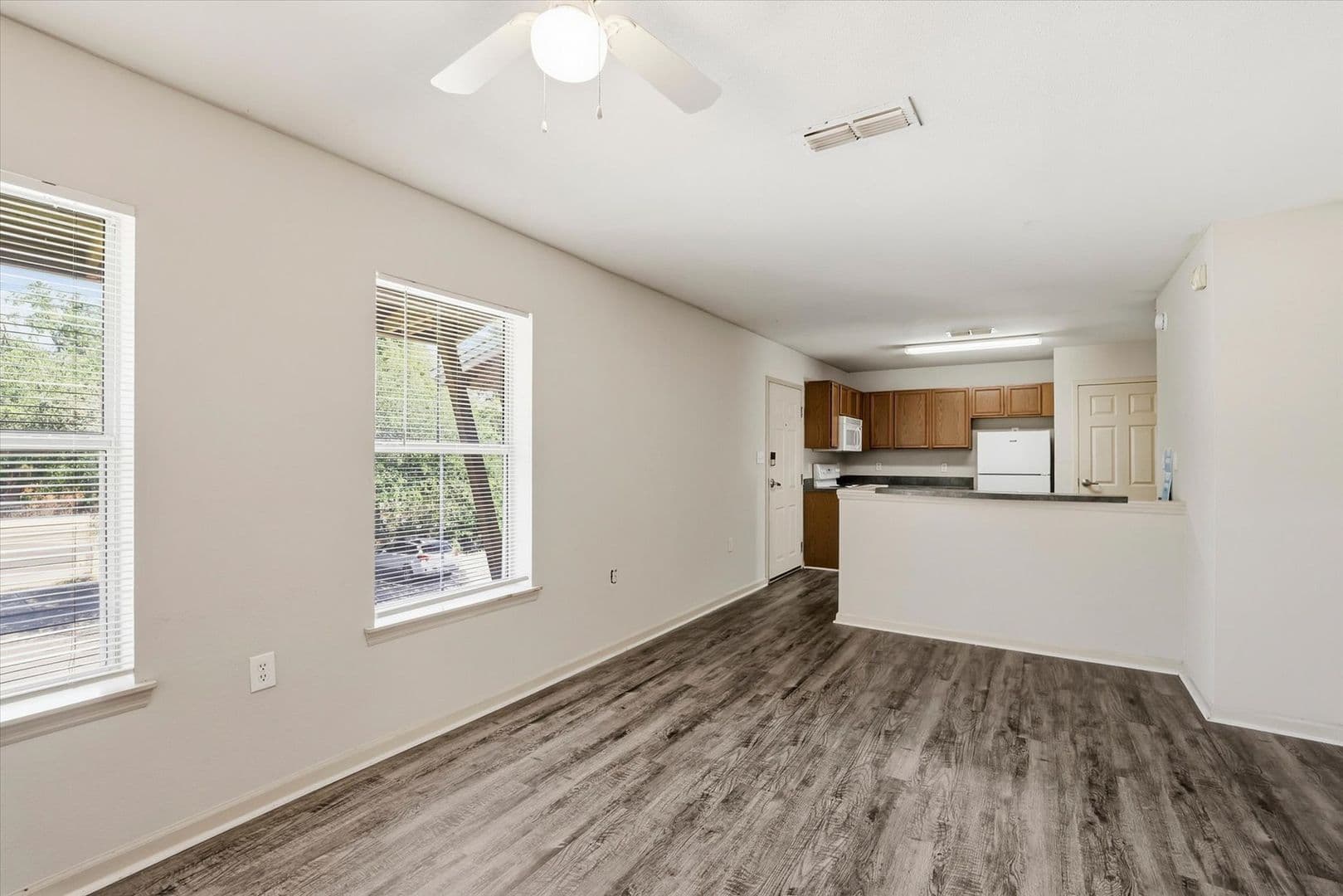 Tallahassee Apartment: 1609 W. Pensacola st