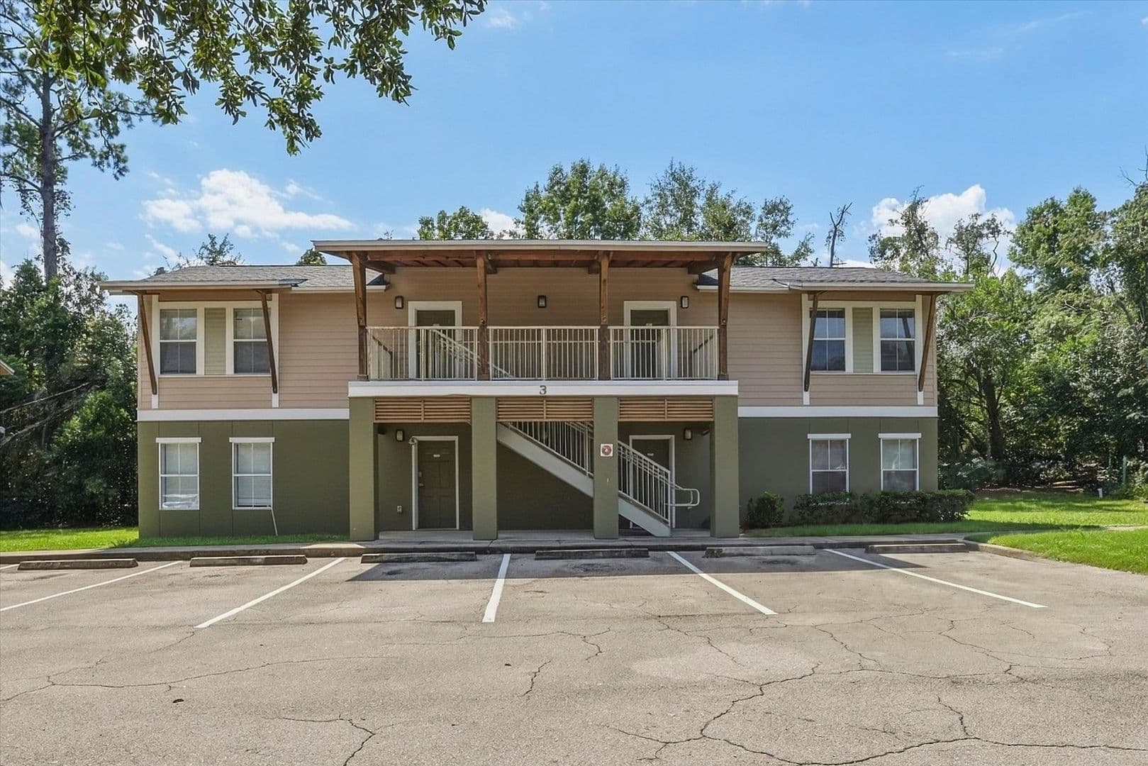 Tallahassee Apartment: 1609 W. Pensacola st