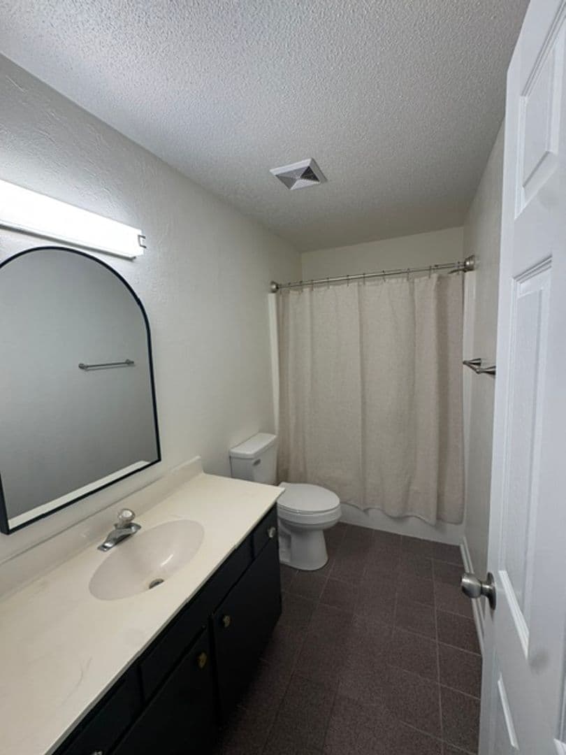 Tallahassee House: 180 SE Villas Ct C