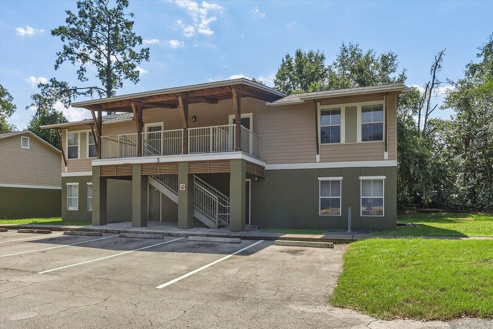 Tallahassee Apartment: 1609 W. Pensacola st