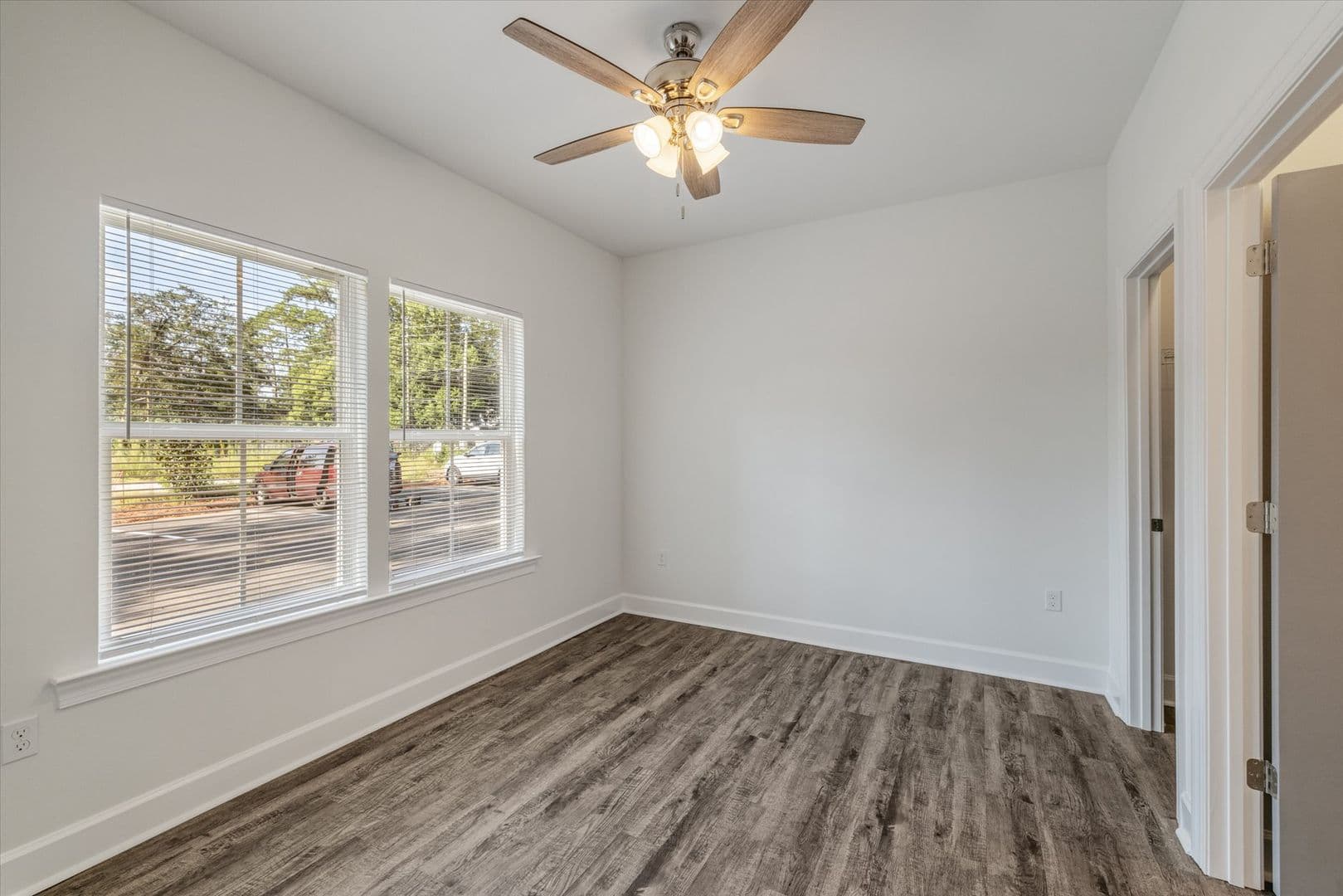 TALLAHASSEE Apartment: 1720 Airport Drive