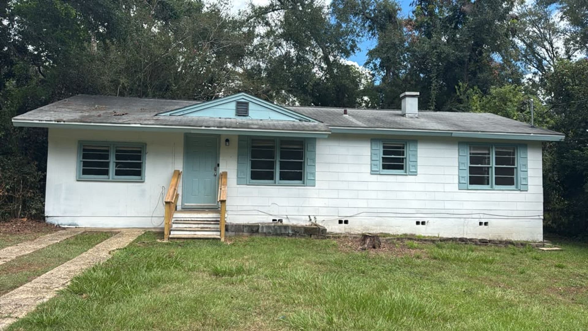 Tallahassee House: 1638 Sharkey St.