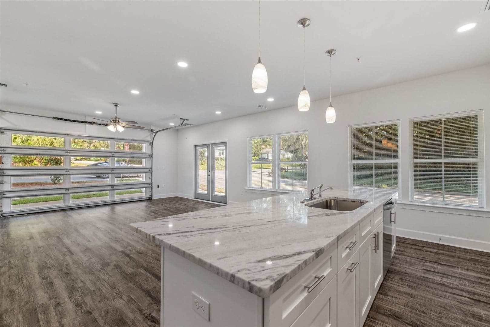 TALLAHASSEE Apartment: 1720 Airport Drive