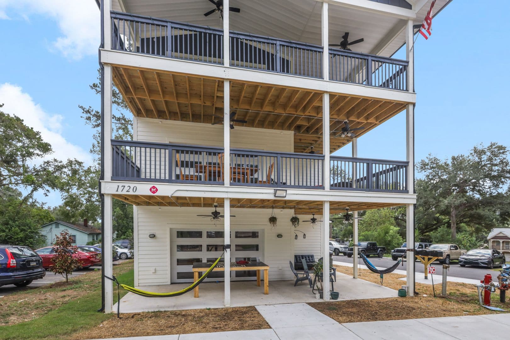 TALLAHASSEE Apartment: 1720 Airport Drive