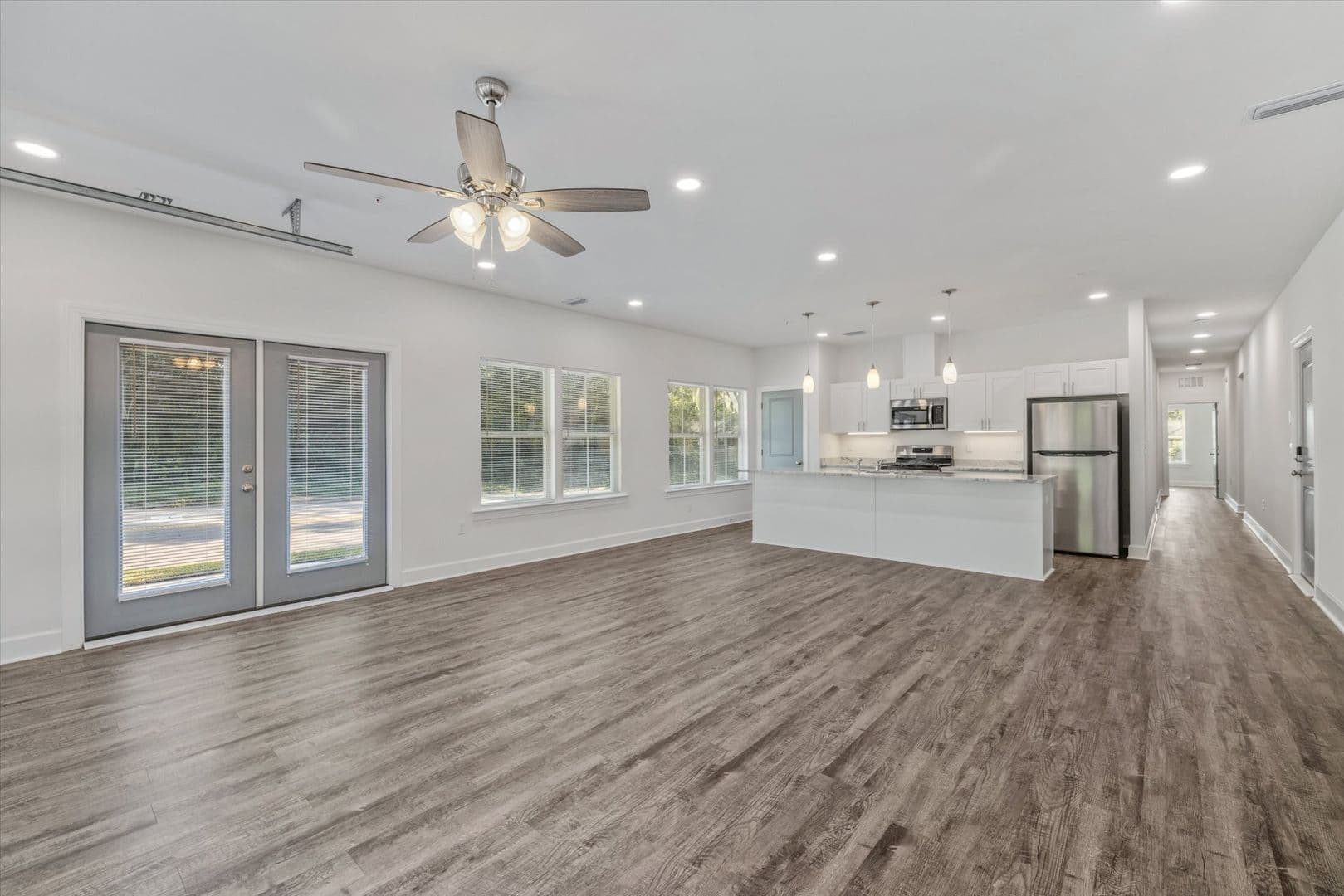 TALLAHASSEE Apartment: 1720 Airport Drive