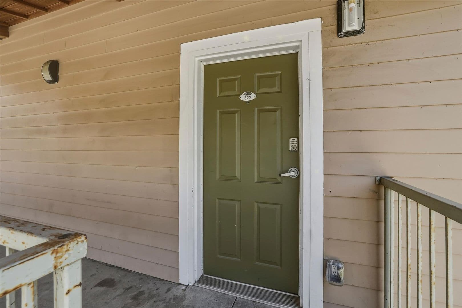 Tallahassee Apartment: 1609 W. Pensacola st