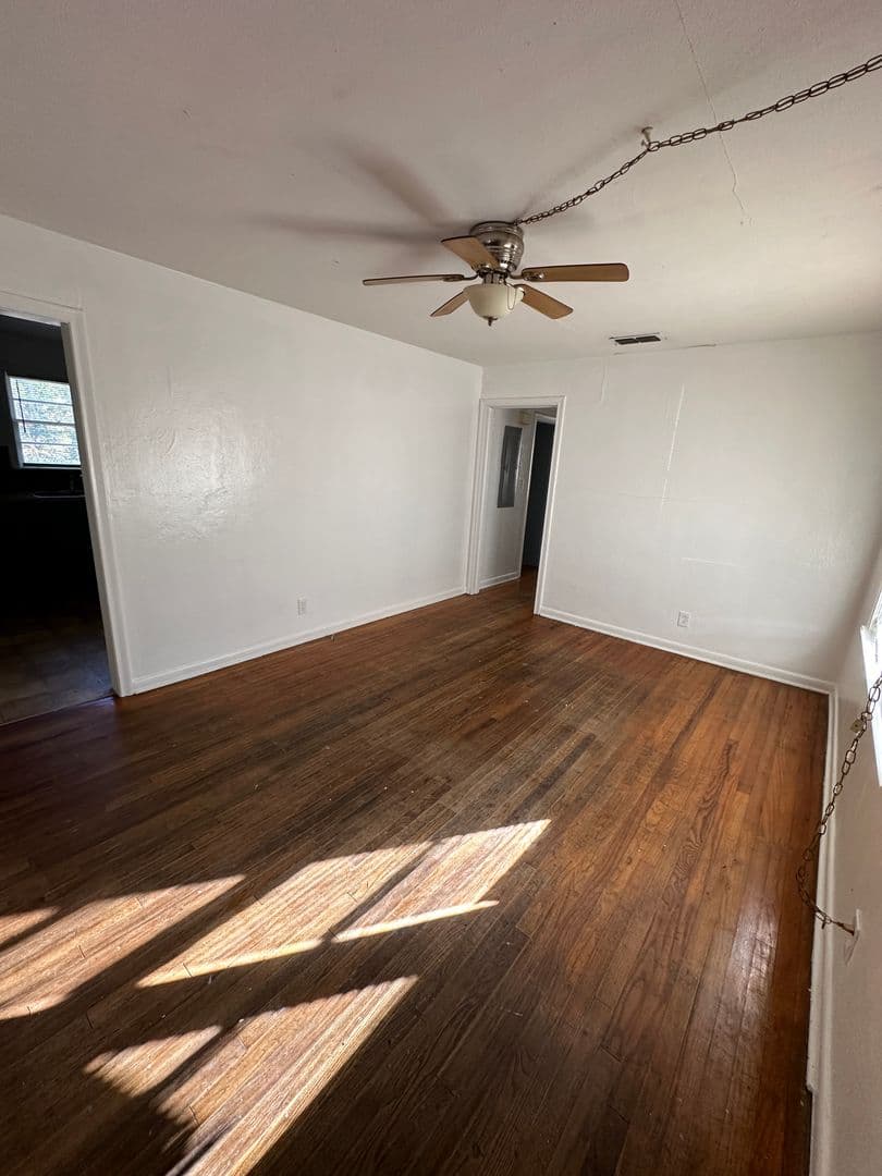 Tallahassee House: 1638 Sharkey St.